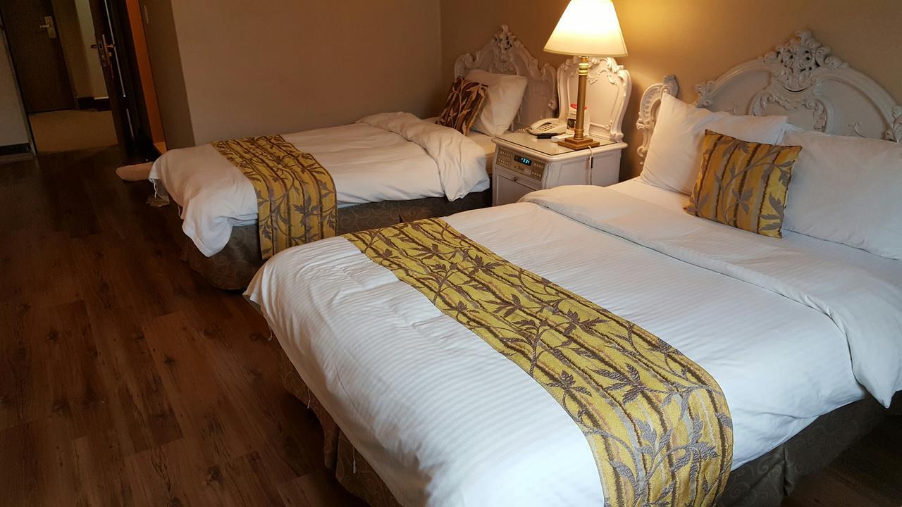 Donghwa Kim's Hotel